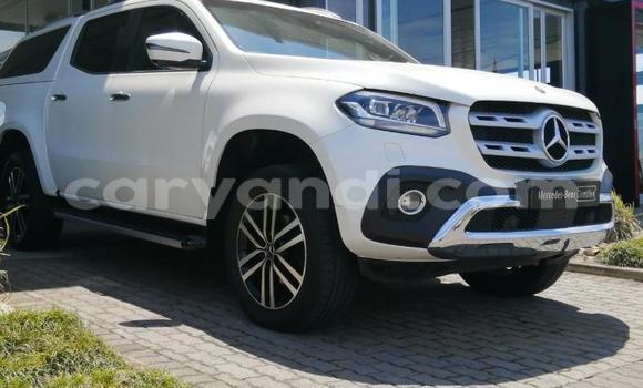 Buy Used Mercedes‒Benz X-klasse Concept White Car in Chingola in Zambia Buy Used Mercedes‒Benz X-klasse Concept White Car in Chingola in Zambia