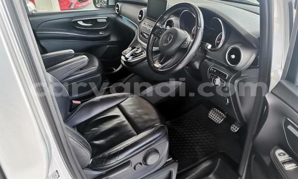 Acheter Occasion Voiture Mercedes‒Benz V-klasse Gris à Lusaka, Zambie Acheter Occasion Voiture Mercedes‒Benz V-klasse Gris à Lusaka, Zambie