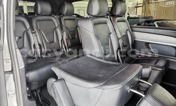 Acheter Occasion Voiture Mercedes‒Benz V-klasse Gris à Lusaka, Zambie Acheter Occasion Voiture Mercedes‒Benz V-klasse Gris à Lusaka, Zambie