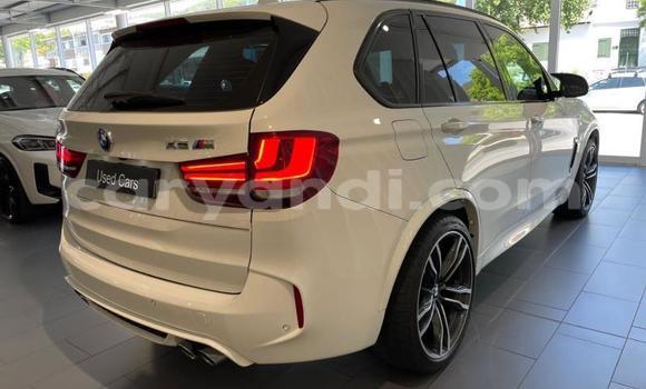 Nunua Ilio tumika BMW X5 M Nyeupe Gari ndani ya Livingstone nchini Zambia Nunua Ilio tumika BMW X5 M Nyeupe Gari ndani ya Livingstone nchini Zambia