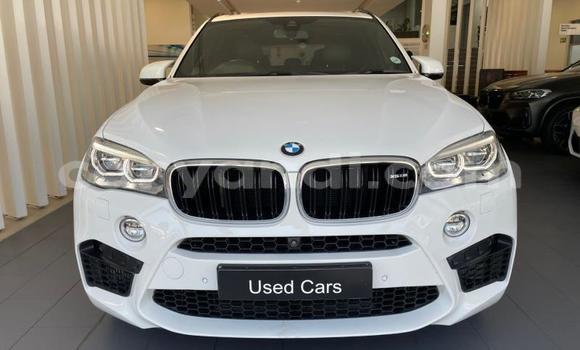 Nunua Ilio tumika BMW X5 M Nyeupe Gari ndani ya Livingstone nchini Zambia Nunua Ilio tumika BMW X5 M Nyeupe Gari ndani ya Livingstone nchini Zambia