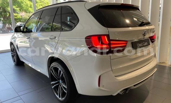 Nunua Ilio tumika BMW X5 M Nyeupe Gari ndani ya Livingstone nchini Zambia Nunua Ilio tumika BMW X5 M Nyeupe Gari ndani ya Livingstone nchini Zambia
