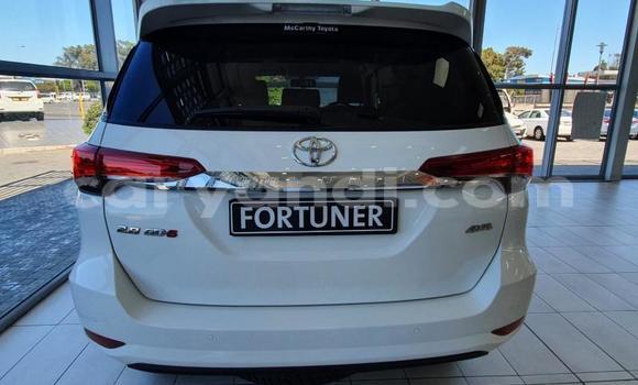 Acheter Occasion Voiture Toyota Fortuner Blanc à Lusaka, Zambie Acheter Occasion Voiture Toyota Fortuner Blanc à Lusaka, Zambie