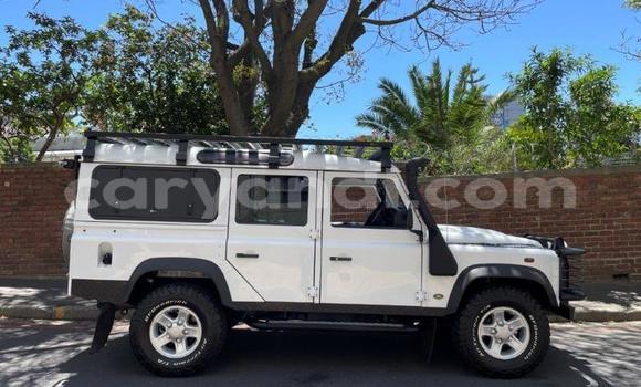 Acheter Occasion Voiture Land Rover Defender Blanc à Lusaka, Zambie Acheter Occasion Voiture Land Rover Defender Blanc à Lusaka, Zambie
