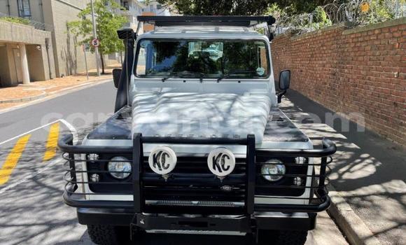 Acheter Occasion Voiture Land Rover Defender Blanc à Lusaka, Zambie Acheter Occasion Voiture Land Rover Defender Blanc à Lusaka, Zambie