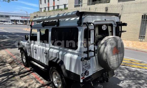 Acheter Occasion Voiture Land Rover Defender Blanc à Lusaka, Zambie Acheter Occasion Voiture Land Rover Defender Blanc à Lusaka, Zambie