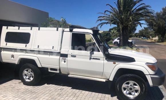 Acheter Occasion Voiture Toyota Land Cruiser Blanc à Lusaka, Zambie