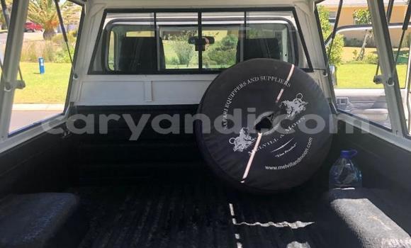 Acheter Occasion Voiture Toyota Land Cruiser Blanc à Lusaka, Zambie Acheter Occasion Voiture Toyota Land Cruiser Blanc à Lusaka, Zambie