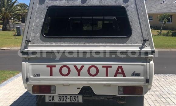 Acheter Occasion Voiture Toyota Land Cruiser Blanc à Lusaka, Zambie Acheter Occasion Voiture Toyota Land Cruiser Blanc à Lusaka, Zambie