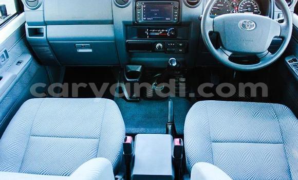 Acheter Occasion Voiture Toyota Land Cruiser Blanc à Livingstone, Zambie Acheter Occasion Voiture Toyota Land Cruiser Blanc à Livingstone, Zambie