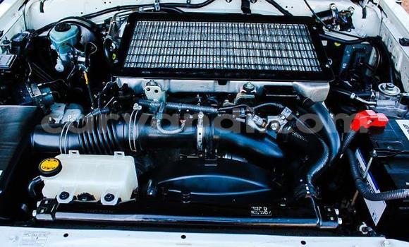 Acheter Occasion Voiture Toyota Land Cruiser Blanc à Livingstone, Zambie Acheter Occasion Voiture Toyota Land Cruiser Blanc à Livingstone, Zambie