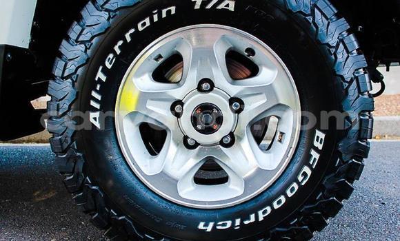 Acheter Occasion Voiture Toyota Land Cruiser Blanc à Livingstone, Zambie Acheter Occasion Voiture Toyota Land Cruiser Blanc à Livingstone, Zambie