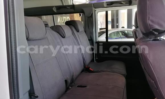 Acheter Occasion Voiture Land Rover Defender Blanc à Lusaka, Zambie Acheter Occasion Voiture Land Rover Defender Blanc à Lusaka, Zambie