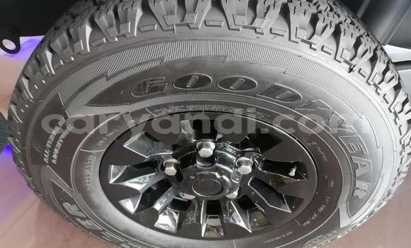 Acheter Occasion Voiture Land Rover Defender Blanc à Lusaka, Zambie Acheter Occasion Voiture Land Rover Defender Blanc à Lusaka, Zambie