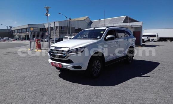 Buy Used Isuzu MU-X White Car in Livingstone in Zambia