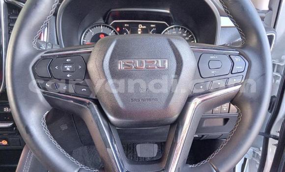 Acheter Occasion Voiture Isuzu MU-X Blanc à Livingstone, Zambie Acheter Occasion Voiture Isuzu MU-X Blanc à Livingstone, Zambie