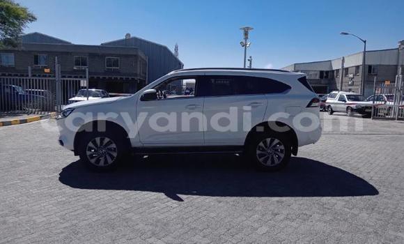 Acheter Occasion Voiture Isuzu MU-X Blanc à Livingstone, Zambie Acheter Occasion Voiture Isuzu MU-X Blanc à Livingstone, Zambie