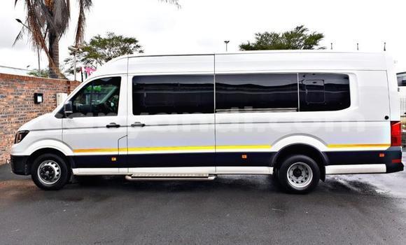 Tenga Tsaru Volkswagen Caravelle Chena Mota in Lusaka in Zambia Tenga Tsaru Volkswagen Caravelle Chena Mota in Lusaka in Zambia