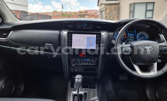 Acheter Occasion Voiture Toyota Fortuner Gris à Livingstone, Zambie Acheter Occasion Voiture Toyota Fortuner Gris à Livingstone, Zambie