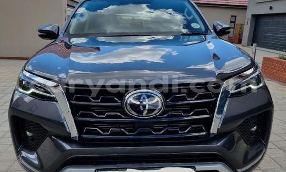 Acheter Occasion Voiture Toyota Fortuner Gris à Livingstone, Zambie Acheter Occasion Voiture Toyota Fortuner Gris à Livingstone, Zambie