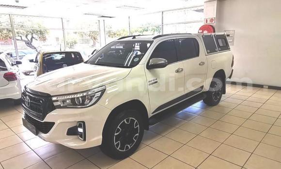 Tenga Tsaru Toyota Hilux Chena Mota in Ndola in Zambia Tenga Tsaru Toyota Hilux Chena Mota in Ndola in Zambia