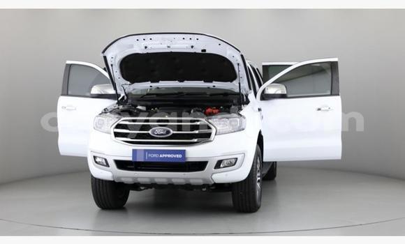 Buy Used Ford Everest White Car in Ndola in Zambia Buy Used Ford Everest White Car in Ndola in Zambia