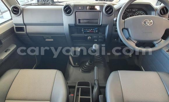 Acheter Occasion Voiture Toyota Land Cruiser Blanc à Ndola, Zambie Acheter Occasion Voiture Toyota Land Cruiser Blanc à Ndola, Zambie