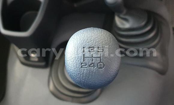 Acheter Occasion Voiture Toyota Land Cruiser Blanc à Ndola, Zambie Acheter Occasion Voiture Toyota Land Cruiser Blanc à Ndola, Zambie