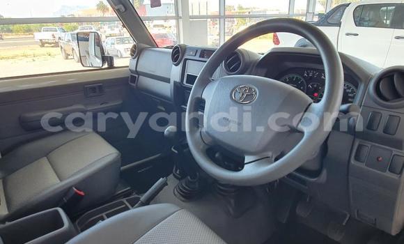 Acheter Occasion Voiture Toyota Land Cruiser Blanc à Ndola, Zambie Acheter Occasion Voiture Toyota Land Cruiser Blanc à Ndola, Zambie