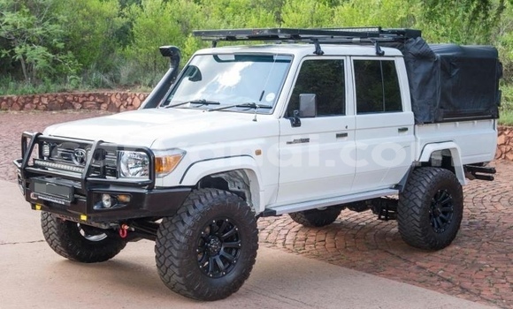 Buy Used Toyota Land Cruiser White Car in Ndola in Zambia Buy Used Toyota Land Cruiser White Car in Ndola in Zambia