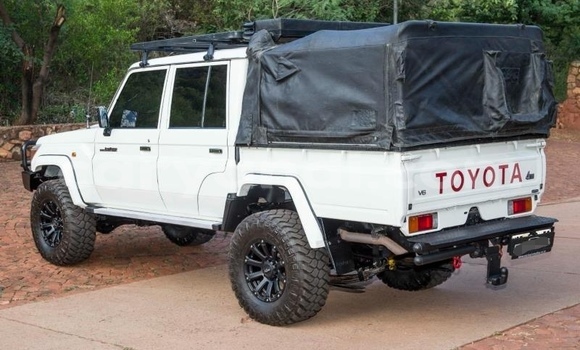 Acheter Occasion Voiture Toyota Land Cruiser Blanc à Ndola, Zambie Acheter Occasion Voiture Toyota Land Cruiser Blanc à Ndola, Zambie