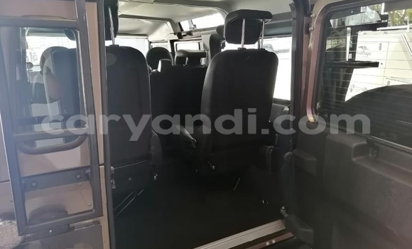 Acheter Occasion Voiture Land Rover Defender Marron à Lusaka, Zambie Acheter Occasion Voiture Land Rover Defender Marron à Lusaka, Zambie