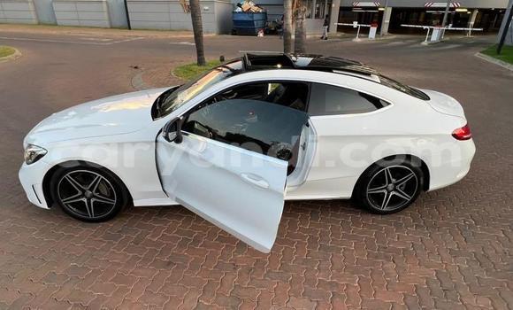 Buy Used Mercedes‒Benz C–Class White Car in Ndola in Zambia Buy Used Mercedes‒Benz C–Class White Car in Ndola in Zambia