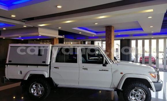 Acheter Occasion Voiture Toyota Land Cruiser Blanc à Ndola, Zambie Acheter Occasion Voiture Toyota Land Cruiser Blanc à Ndola, Zambie