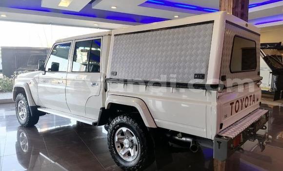Buy Used Toyota Land Cruiser White Car in Ndola in Zambia Buy Used Toyota Land Cruiser White Car in Ndola in Zambia