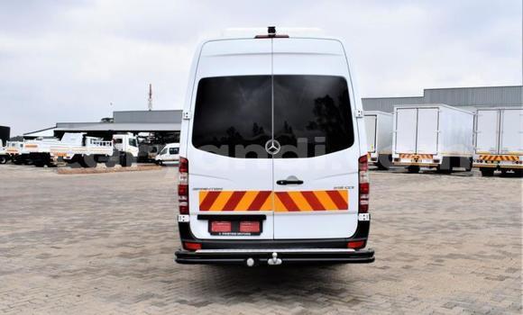 Tenga Tsaru Mercedes‒Benz Viano Chena Mota in Lusaka in Zambia Tenga Tsaru Mercedes‒Benz Viano Chena Mota in Lusaka in Zambia