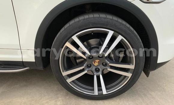 Acheter Occasion Voiture Porsche Cayenne Blanc à Lusaka, Zambie Acheter Occasion Voiture Porsche Cayenne Blanc à Lusaka, Zambie