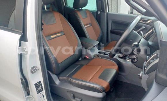 Nunua Ilio tumika Ford Ranger Nyeupe Gari ndani ya Kitwe nchini Zambia Nunua Ilio tumika Ford Ranger Nyeupe Gari ndani ya Kitwe nchini Zambia