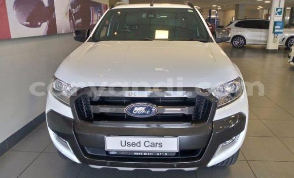 Nunua Ilio tumika Ford Ranger Nyeupe Gari ndani ya Kitwe nchini Zambia Nunua Ilio tumika Ford Ranger Nyeupe Gari ndani ya Kitwe nchini Zambia