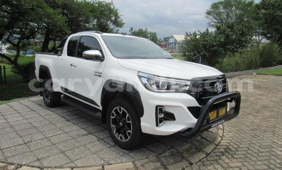 Acheter Occasion Voiture Toyota Hilux Blanc à Kitwe, Zambie Acheter Occasion Voiture Toyota Hilux Blanc à Kitwe, Zambie