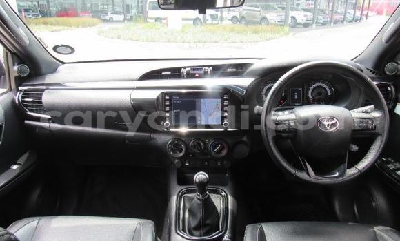 Acheter Occasion Voiture Toyota Hilux Blanc à Kitwe, Zambie Acheter Occasion Voiture Toyota Hilux Blanc à Kitwe, Zambie