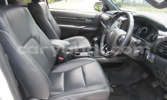 Acheter Occasion Voiture Toyota Hilux Blanc à Kitwe, Zambie Acheter Occasion Voiture Toyota Hilux Blanc à Kitwe, Zambie