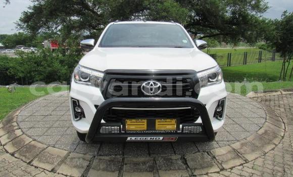 Acheter Occasion Voiture Toyota Hilux Blanc à Kitwe, Zambie Acheter Occasion Voiture Toyota Hilux Blanc à Kitwe, Zambie