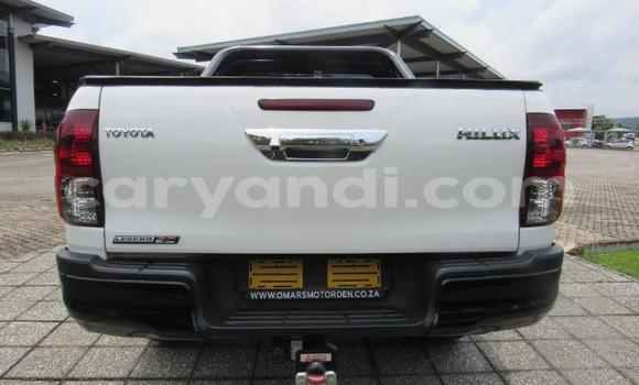 Acheter Occasion Voiture Toyota Hilux Blanc à Kitwe, Zambie Acheter Occasion Voiture Toyota Hilux Blanc à Kitwe, Zambie