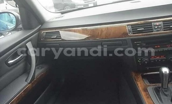 Acheter Import Voiture BMW 3–Series Noir à Lusaka, Zambie Acheter Import Voiture BMW 3–Series Noir à Lusaka, Zambie