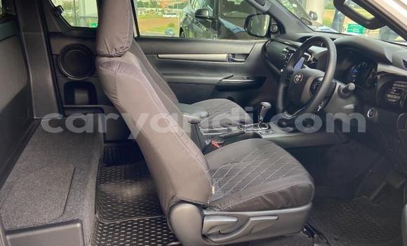 Acheter Occasion Voiture Toyota Hilux Blanc à Livingstone, Zambie Acheter Occasion Voiture Toyota Hilux Blanc à Livingstone, Zambie