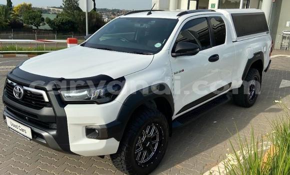 Acheter Occasion Voiture Toyota Hilux Blanc à Livingstone, Zambie Acheter Occasion Voiture Toyota Hilux Blanc à Livingstone, Zambie