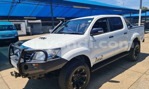Acheter Occasion Voiture Toyota Hilux Blanc à Livingstone, Zambie Acheter Occasion Voiture Toyota Hilux Blanc à Livingstone, Zambie