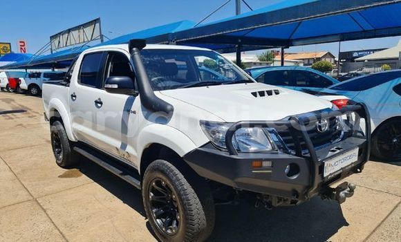 Acheter Occasion Voiture Toyota Hilux Blanc à Livingstone, Zambie Acheter Occasion Voiture Toyota Hilux Blanc à Livingstone, Zambie