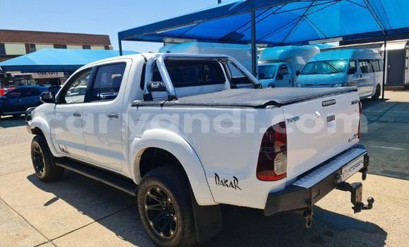 Acheter Occasion Voiture Toyota Hilux Blanc à Livingstone, Zambie Acheter Occasion Voiture Toyota Hilux Blanc à Livingstone, Zambie